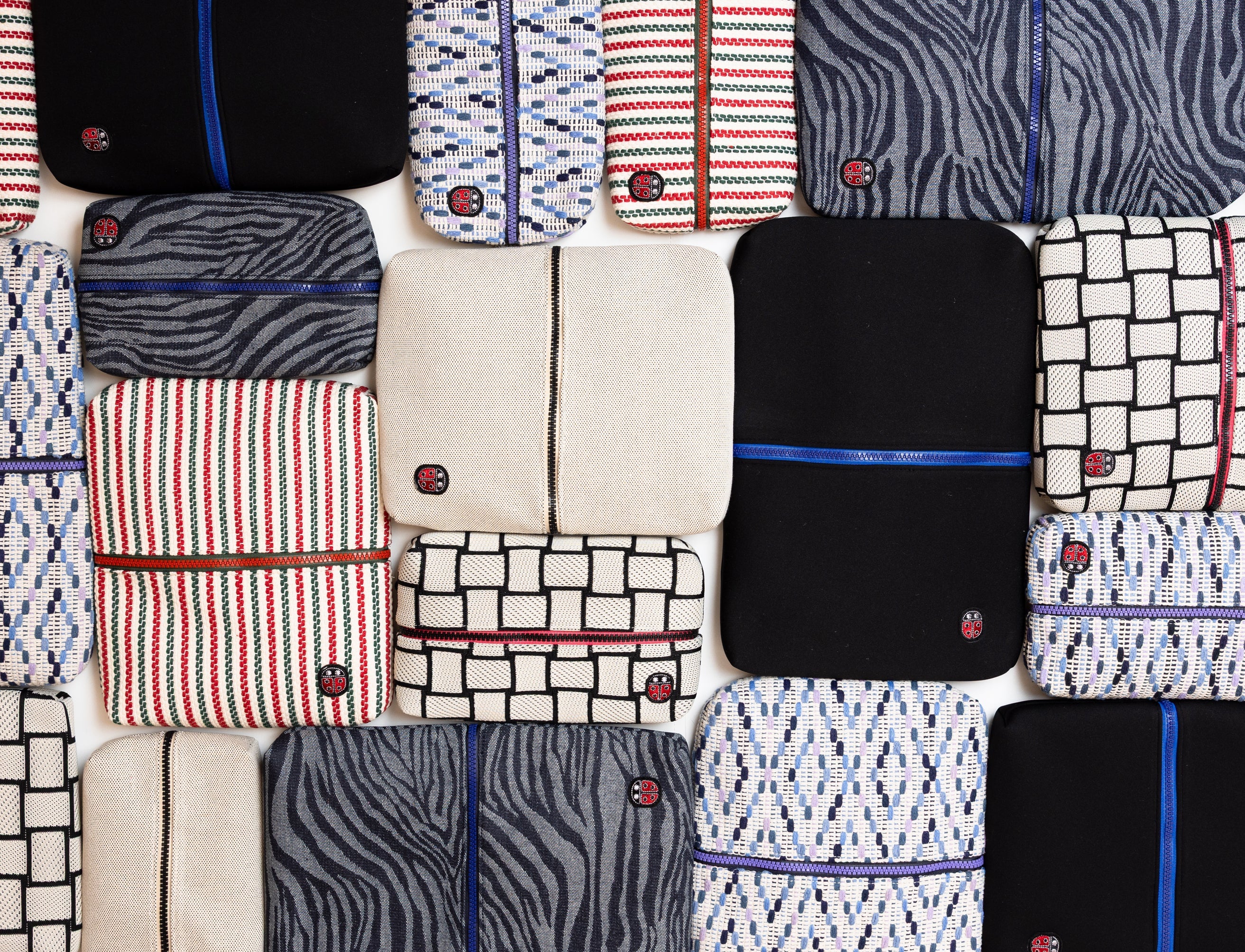 Les tendances 2026 des trousses de toilette design avec Venitee Family