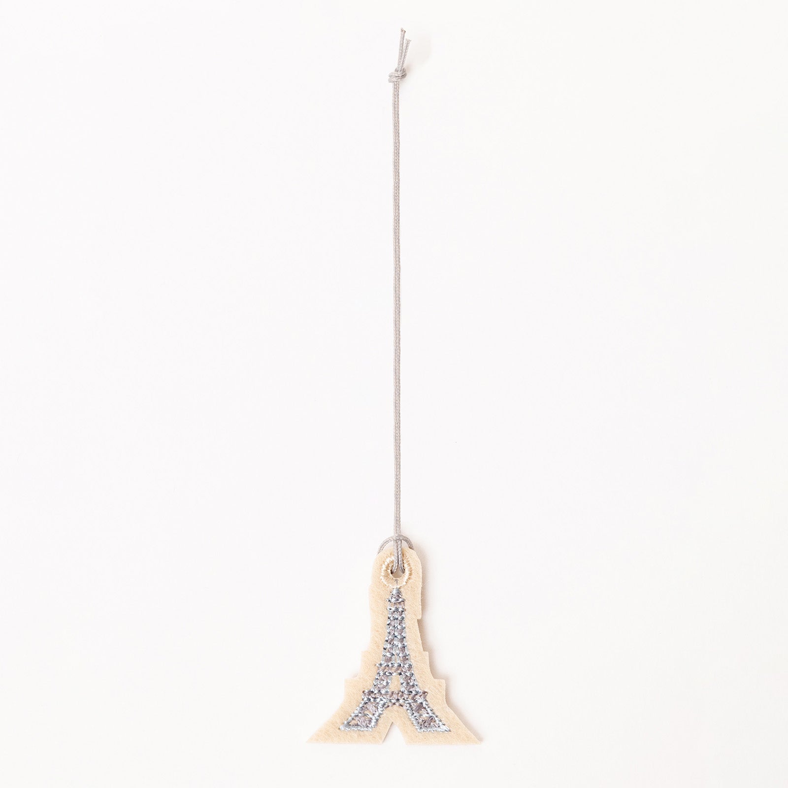 Charm brodé Tour Eiffel – par Venitee Family