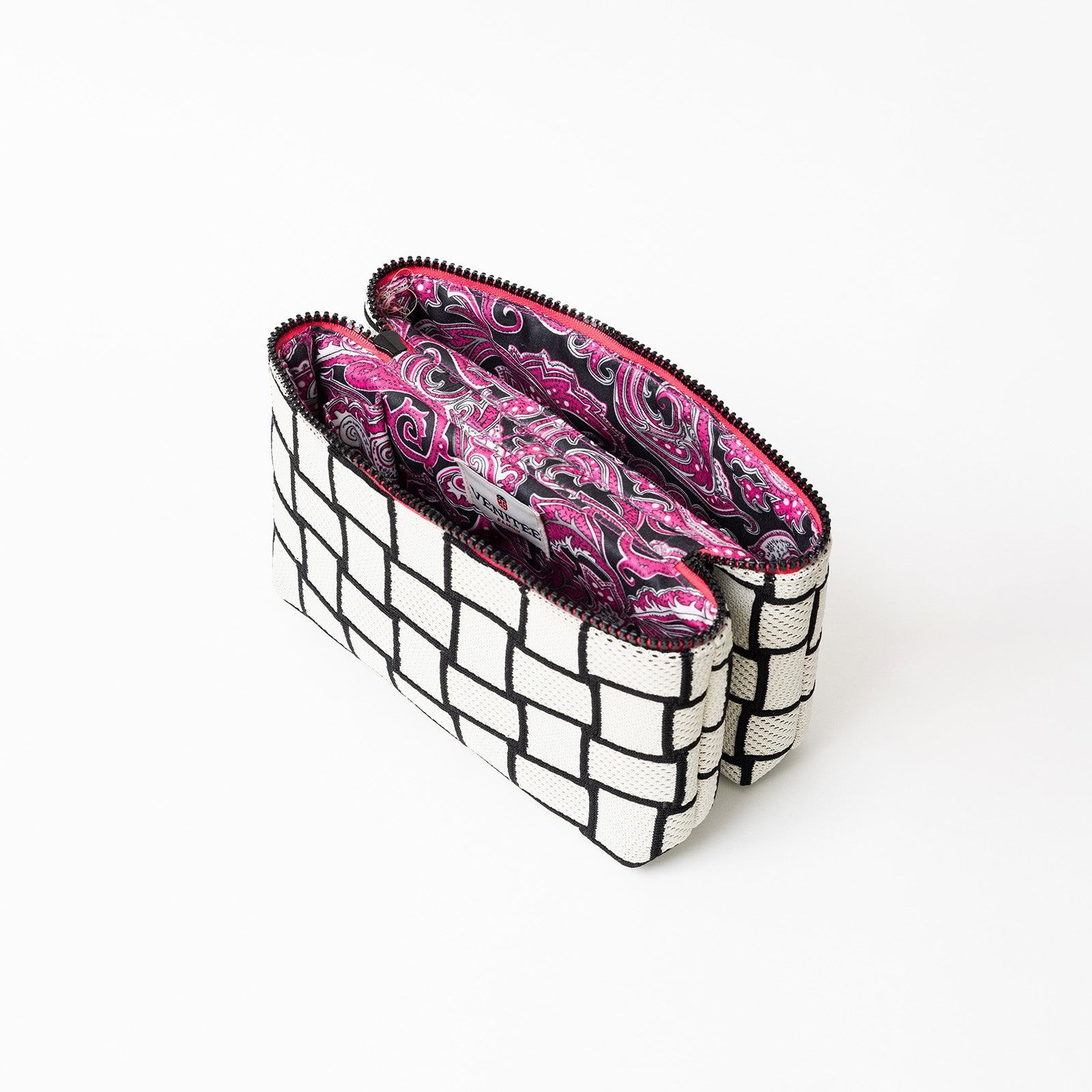 Vue de profil ouverte de la trousse de toilette TWIN Décalée Medium – par Venitee Family