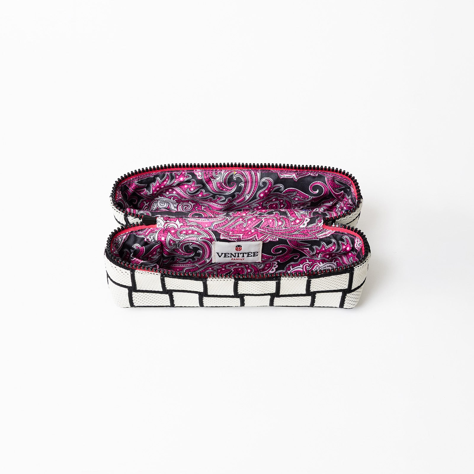 Intérieur de la trousse de toilette TWIN Décalée Small – par Venitee Family