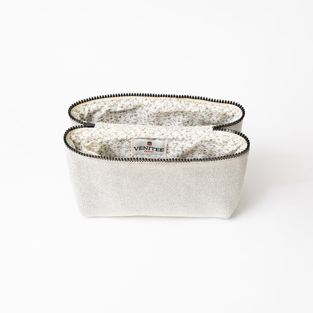 Intérieur de la trousse de toilette TWIN Faubourg Medium – par Venitee Family