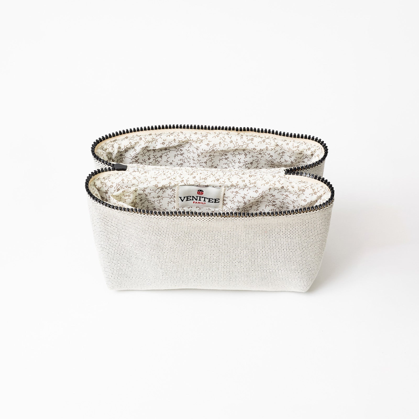 Intérieur de la trousse de toilette TWIN Faubourg Medium – par Venitee Family