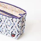 Détail de la trousse de toilette TWIN Granny Large – par Venitee Family