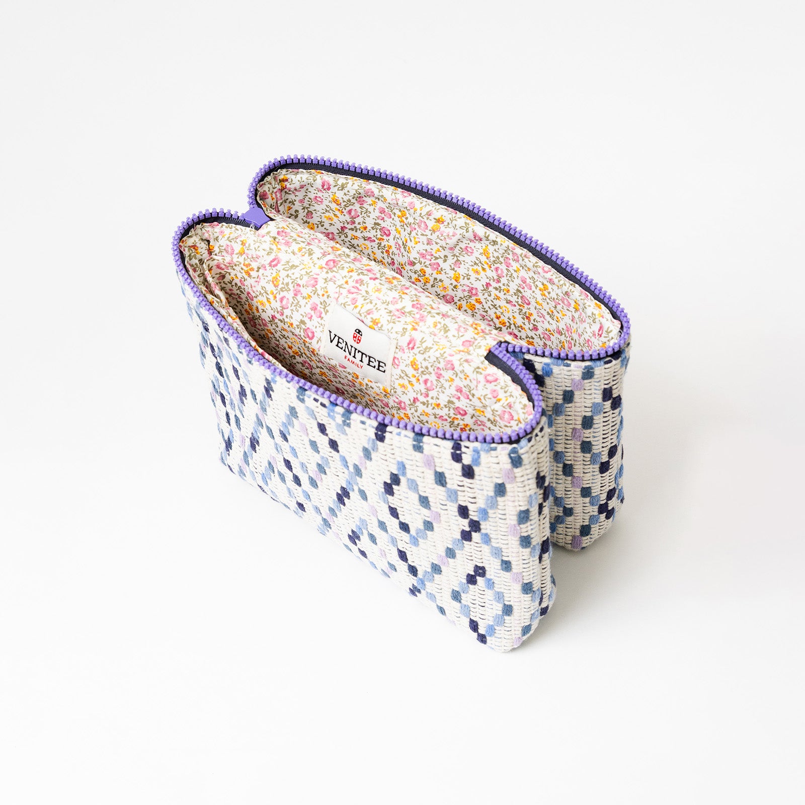 Vue de profil ouverte de la trousse de toilette TWIN Granny Large – par Venitee Family
