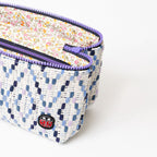 Détail de la trousse de toilette TWIN Granny Medium – par Venitee Family