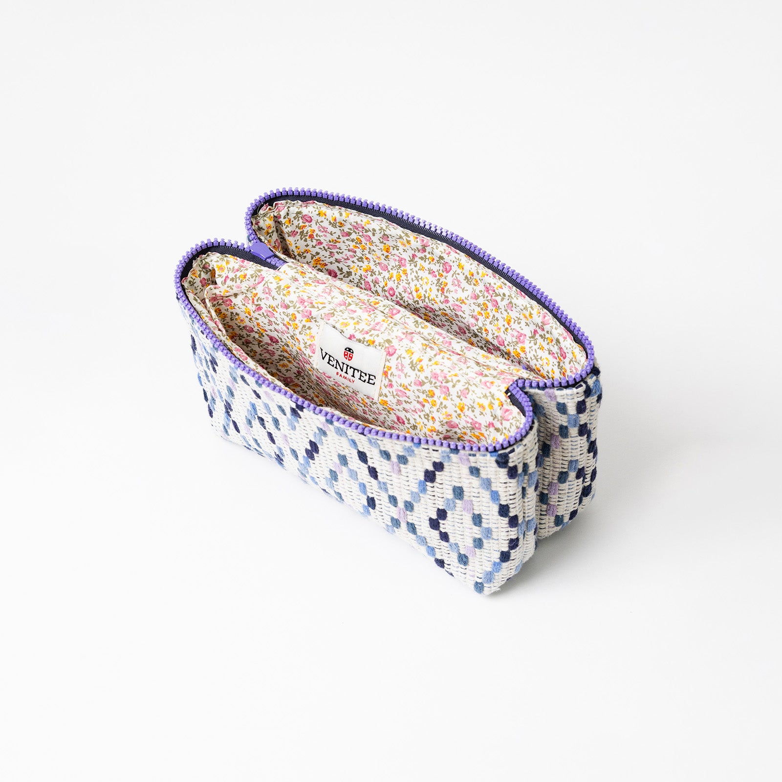 Vue de profil ouverte de la trousse de toilette TWIN Granny Medium – par Venitee Family
