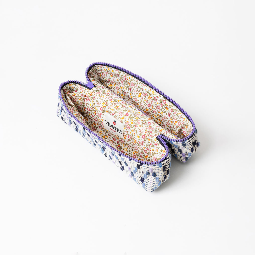 Vue de profil ouverte de la trousse de toilette TWIN Granny Small – par Venitee Family