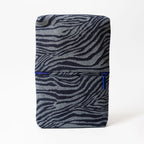 Dos de la trousse de toilette TWIN Jean Large – par Venitee Family