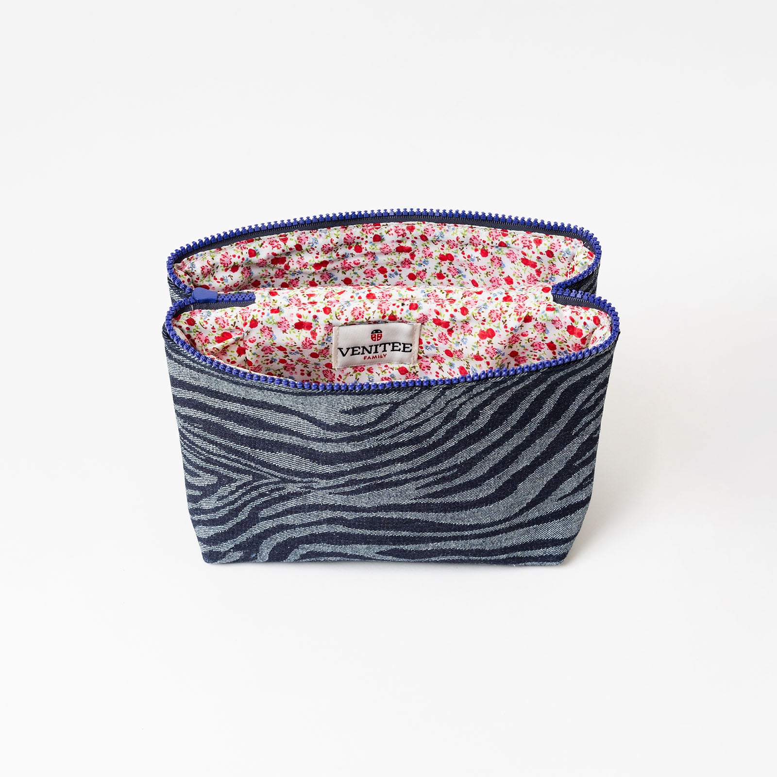 Intérieur de la trousse de toilette TWIN Jean Large – par Venitee Family