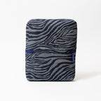 Dos de la trousse de toilette TWIN Jean Medium – par Venitee Family