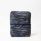 Trousse de toilette TWIN Jean Medium, vue de face – par Venitee Family