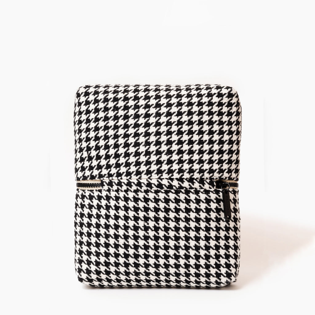 Dos de la trousse de toilette TWIN Poule Medium – par Venitee Family