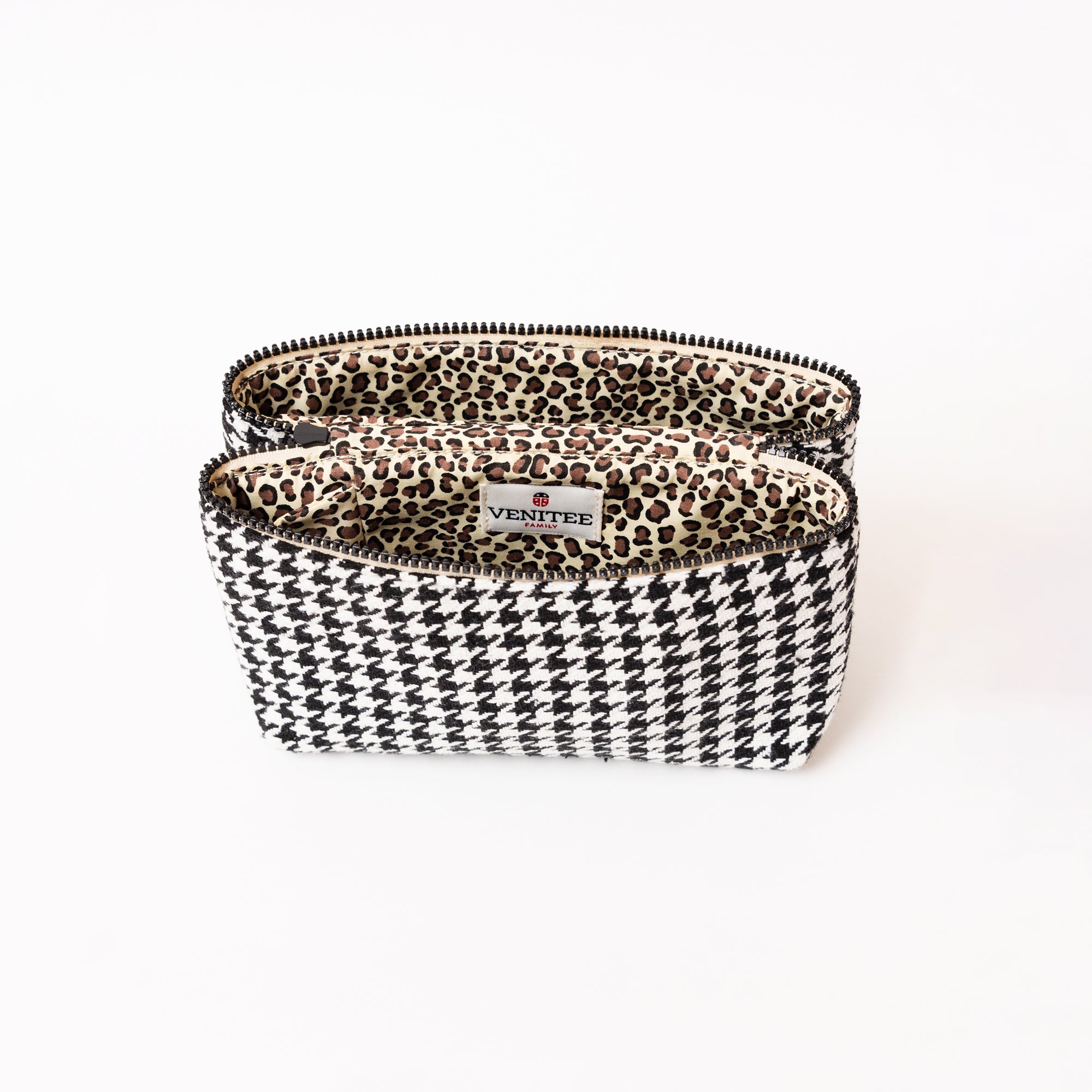 Intérieur de la trousse de toilette TWIN Poule Medium – par Venitee Family