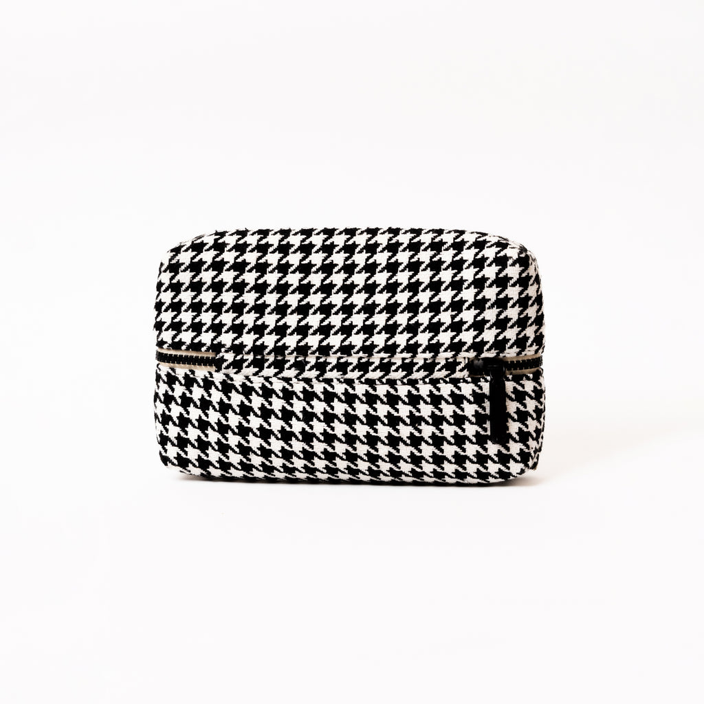 Dos de la trousse de toilette TWIN Poule Small – par Venitee Family